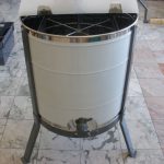 Μελιτοεξαγωγέας 4ων πλαισίων (με φρένο) inox
